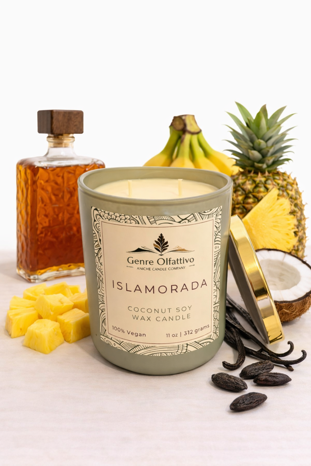 Tropical candle coconut and amaretto